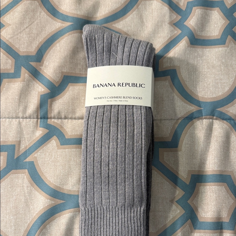 CASHMERE Banana Republic Women's Ribbed  Gray Socks ~ 2 Pair